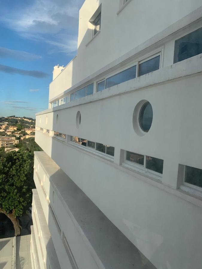 Appartement Elegant Studio Et Parking Dans Batiment Historique